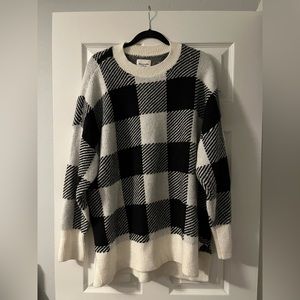 Abercrombie & Fitch Black and White Houndstooth Sweater size Large